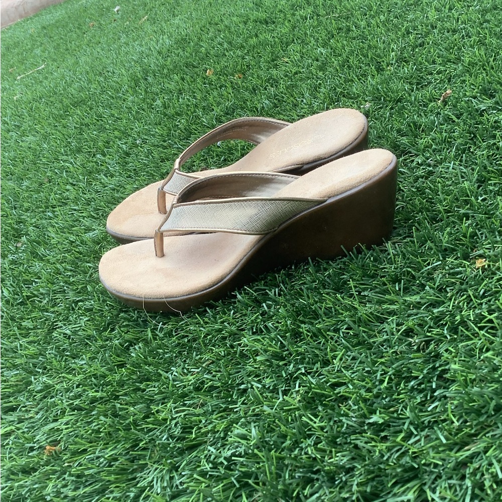 AEROSOLES Tan and Brown Wedge Sandals with Toe Post Design